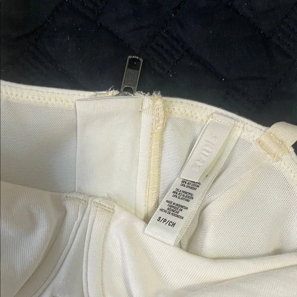 SKIMS Off White Corset Shapewear Bodysuit - Picture 8 of 10